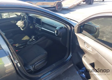 2020 Kia Forte Lxs z USA, uszkodzony, nr VIN 3KPF24AD8LE202464